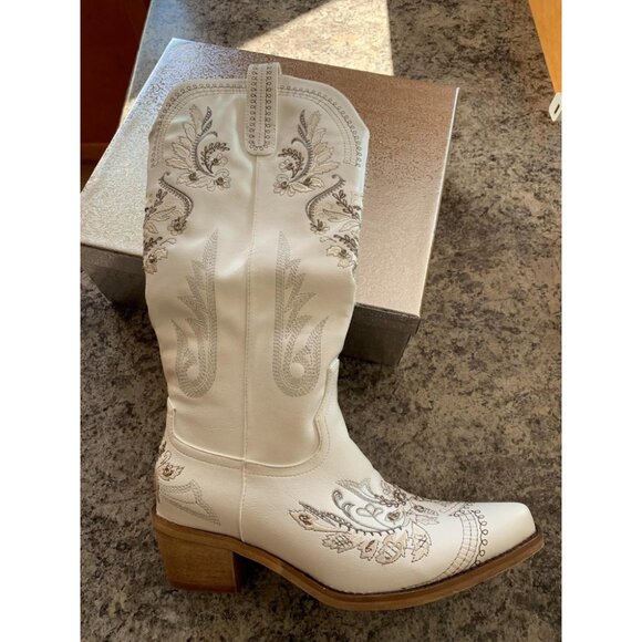 🆕Women White Faux Leather Knee High Sparkly Rhinestone Embroidered  Boots - Picture 3 of 11